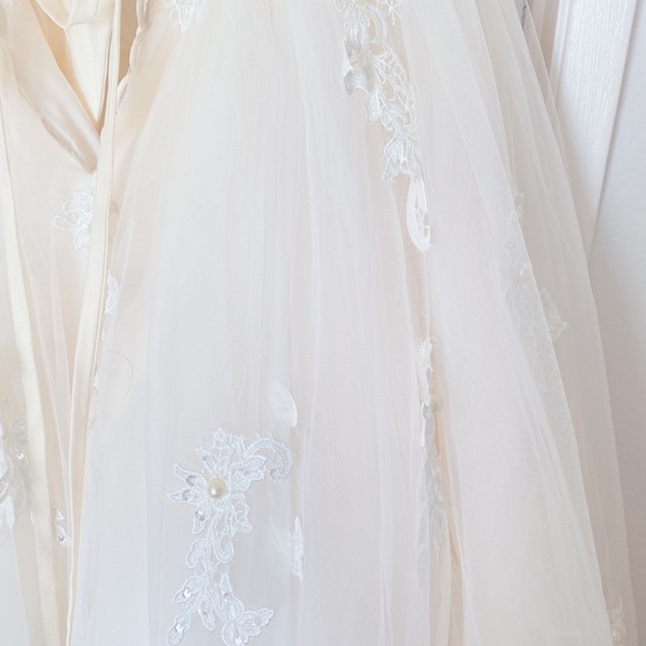 STUNNING IVORY TULLE LACE CORSET PEARL FLORAL TULLE BALLGOWN WEDDING DRESS SZ 6 - Picture 15 of 16